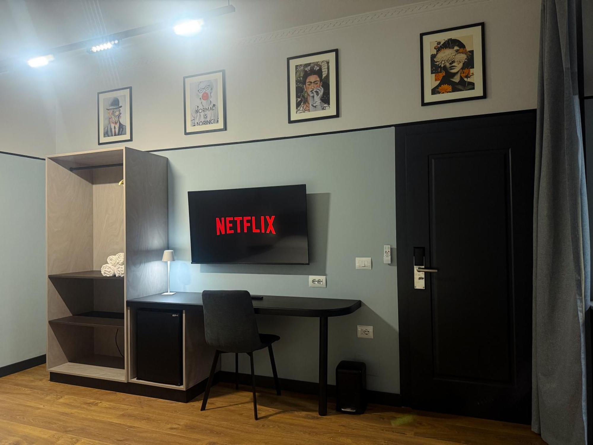 Tirana Days Free Parking Apartment Room photo